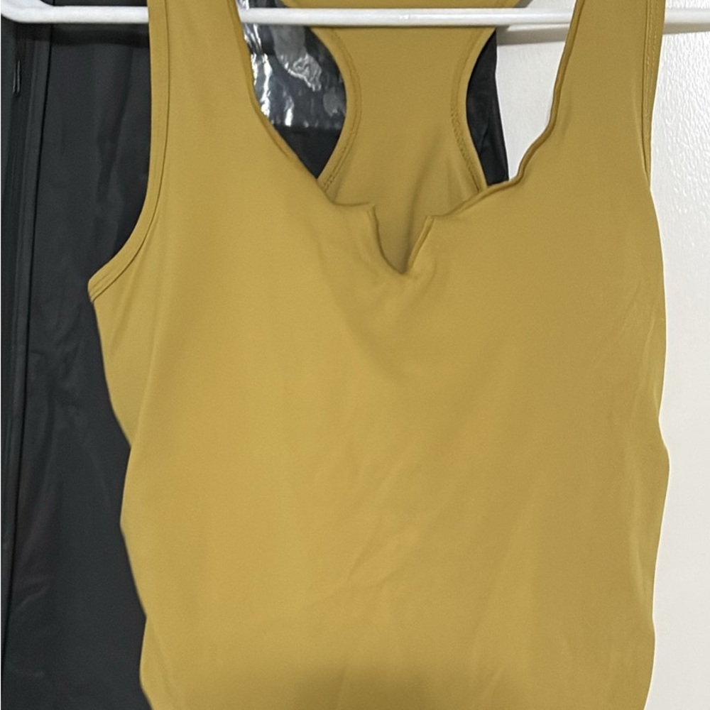 workout crop tank top medium support with pad
 Sleeveless Top
